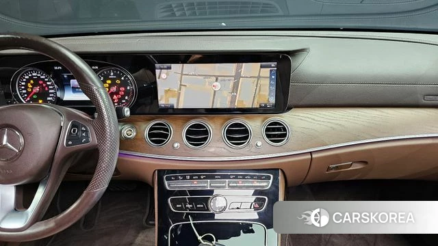 Mercedes-Benz E-Class W213 2018 Серый из Кореи, фото 4