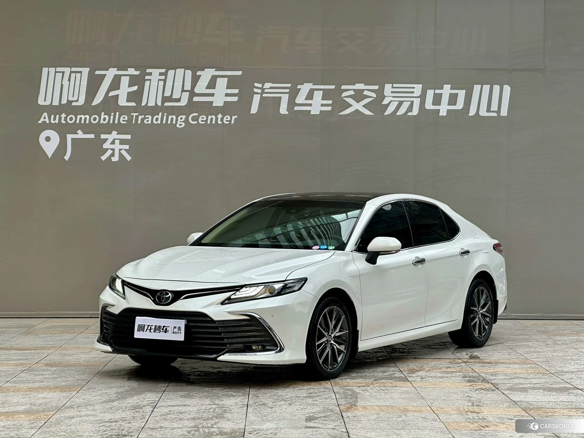 Toyota Camry 2021 Белый из Китая, фото 4