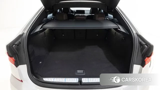 BMW 6 Series GT (G32) 2023 Белый из Кореи, фото 4