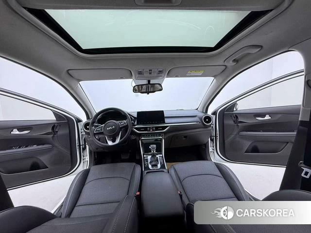 Kia K3 2022 Белый из Китая, фото 4