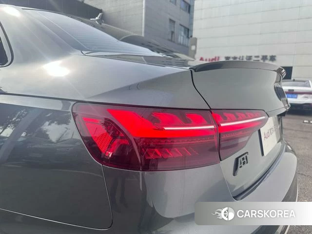 Audi A4L 2025 Темно-серый из Китая, фото 4