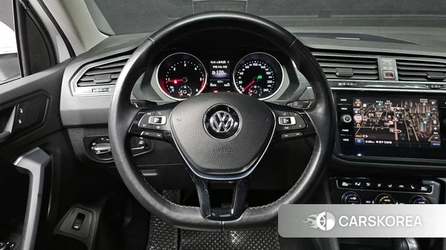 Volkswagen Tiguan second Generation 2020 Белый из Кореи, фото 4