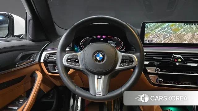 BMW 5 Series (G30) 2022 Белый из Кореи, фото 4