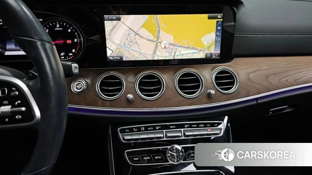 Mercedes-Benz E-Class W213 2019 Белый из Кореи, фото 4