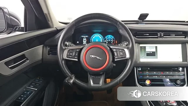 Jaguar XF (X260) 2018 Черный из Кореи, фото 4