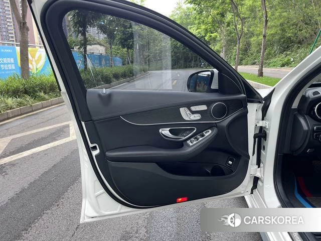 Mercedes-Benz Class C 2022 Белый из Китая, фото 4