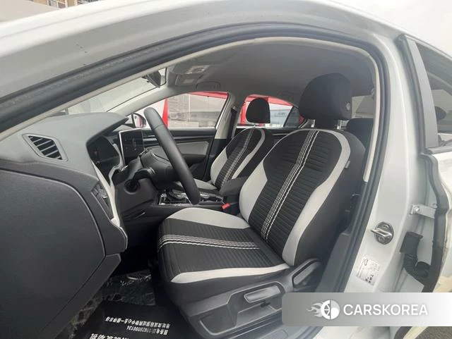 Volkswagen Bora 2023 Белый из Китая, фото 4