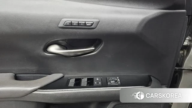 Lexus UX250h 2020 Серый из Кореи, фото 4