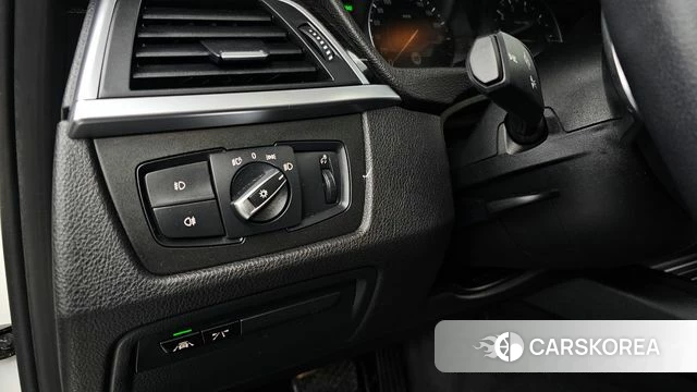 BMW 3 Series (F30) 2018 Белый из Кореи, фото 4