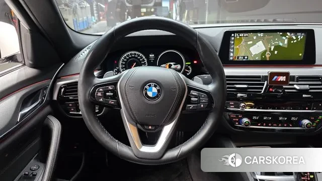BMW 5 Series (G30) 2018 Белый из Кореи, фото 4