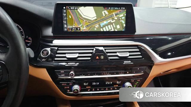 BMW 5 Series (G30) 2018 Белый из Кореи, фото 4