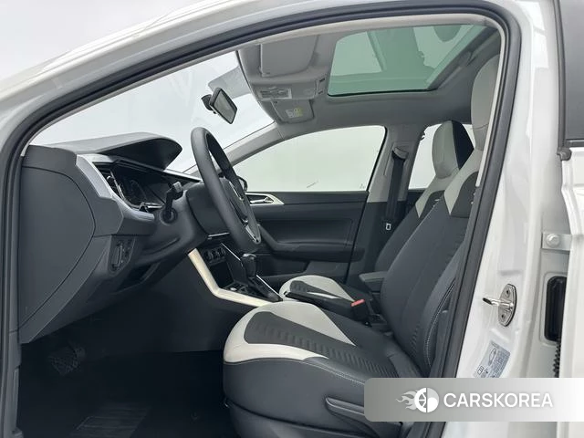 Volkswagen Polo 2022 Белый из Китая, фото 4