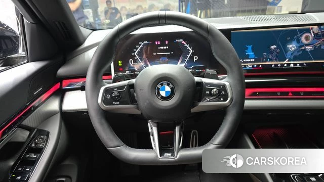 BMW 5 Series (G60) 2025 Белый из Кореи, фото 4