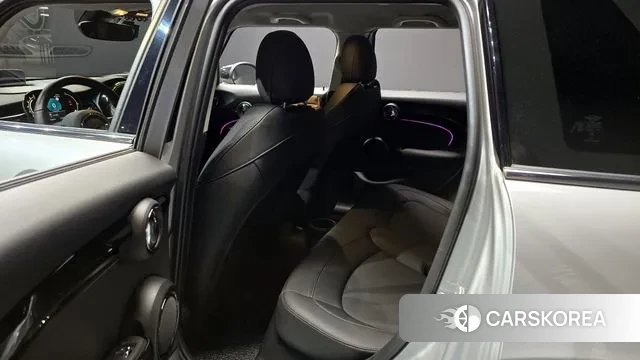 Mini Cooper 2024 Серебряный из Кореи, фото 4