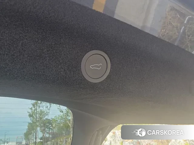 Tesla Model Y 2025 Серый из Кореи, фото 4