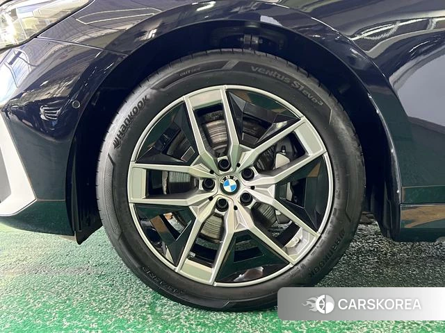 BMW 5 series 2024 Черный из Китая, фото 4