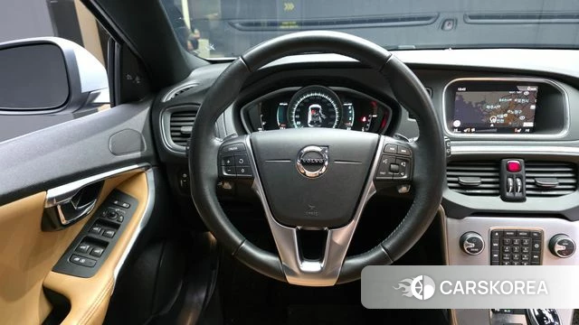 Volvo V40 2018 Серебристо-серый из Кореи, фото 4