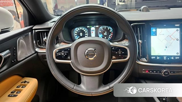 Volvo V60 Cross-Country 2nd Generation 2021 Серебристо-серый из Кореи, фото 4