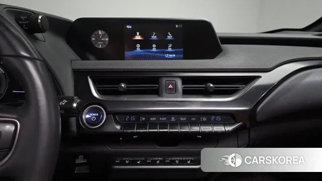 Lexus UX250h 2019 Белый из Кореи, фото 4