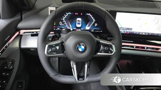 BMW 5 Series (G60) 2025 Белый из Кореи, фото 4