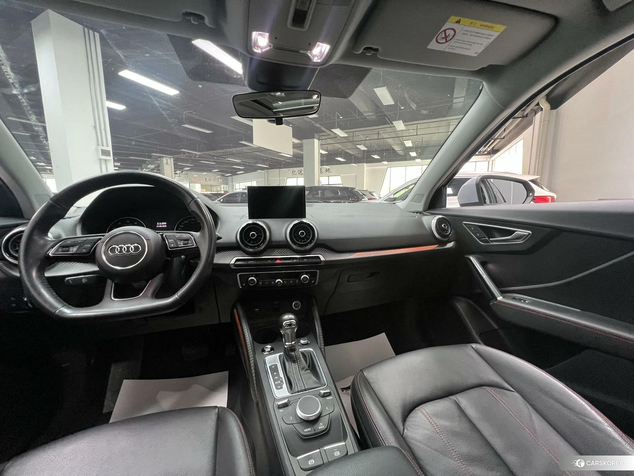 Audi Q2L 2021 Темно-серый из Китая, фото 4