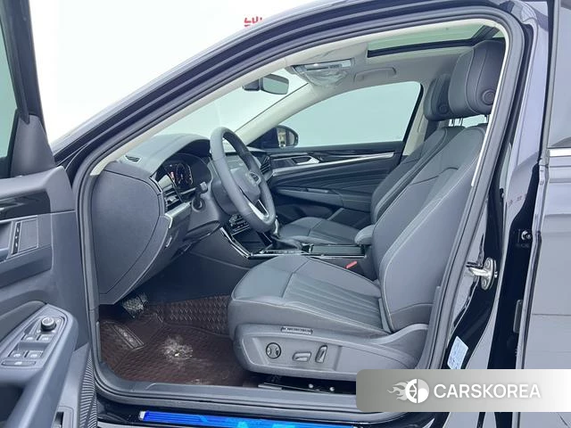 Volkswagen Passat 2025 Черный из Китая, фото 4