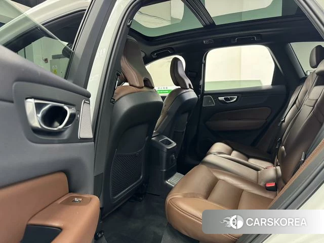 Volvo XC60 PHEV 2021 Белый из Китая, фото 4