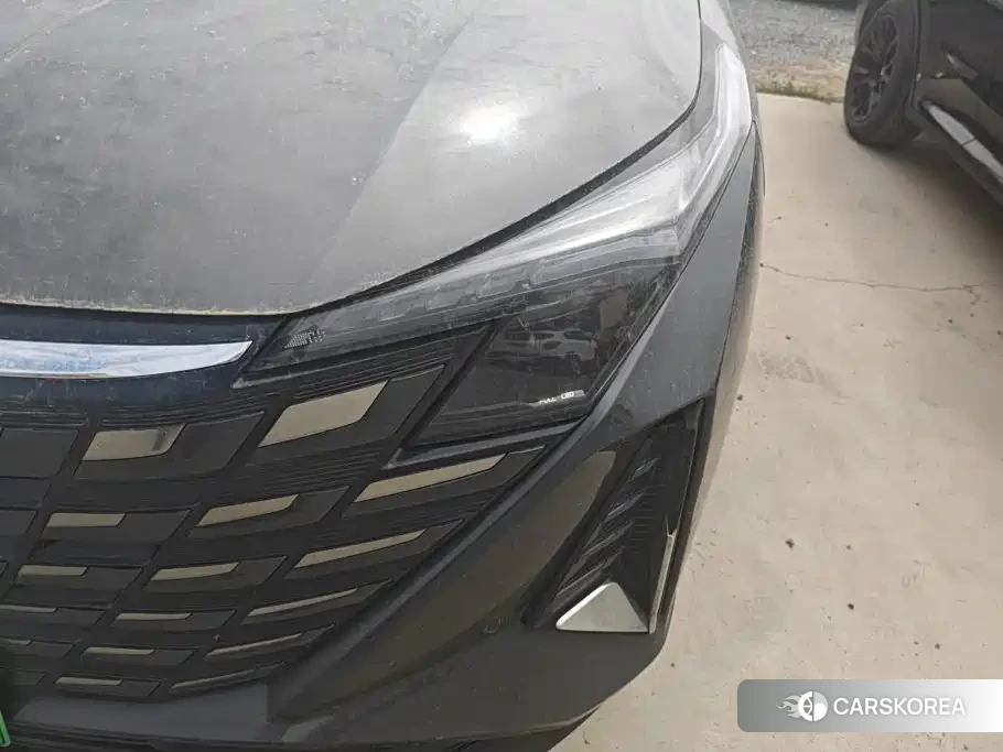 Chang'an UNI-Z New Energy 2024 Silver/gray из Китая, фото 4