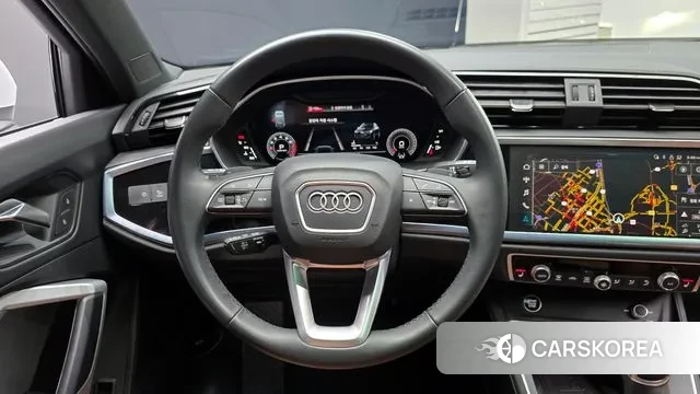 Audi Q3 (F3) 2023 Белый из Кореи, фото 4