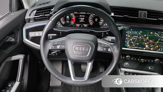 Audi Q3 (F3) 2022 Белый из Кореи, фото 4
