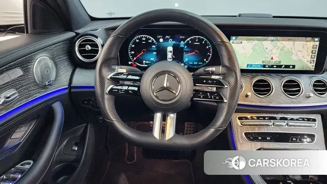 Mercedes-Benz E-Class W213 2022 Белый из Кореи, фото 4