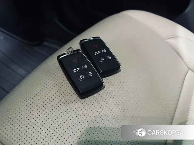 Land Rover Discovery Sports 2nd Generation 2025 Белый из Кореи, фото 4