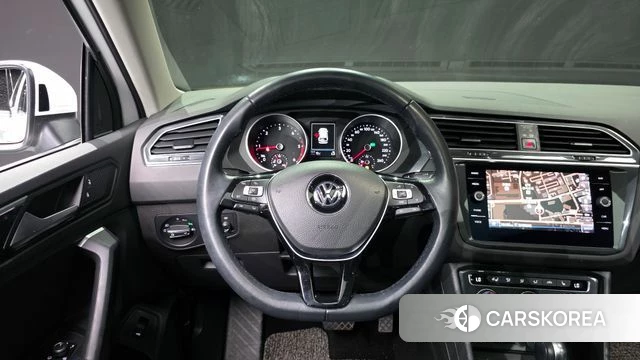 Volkswagen Tiguan second Generation 2019 Белый из Кореи, фото 4