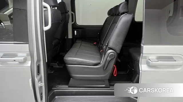 Hyundai Staria 2025 Серебристо-серый из Кореи, фото 4