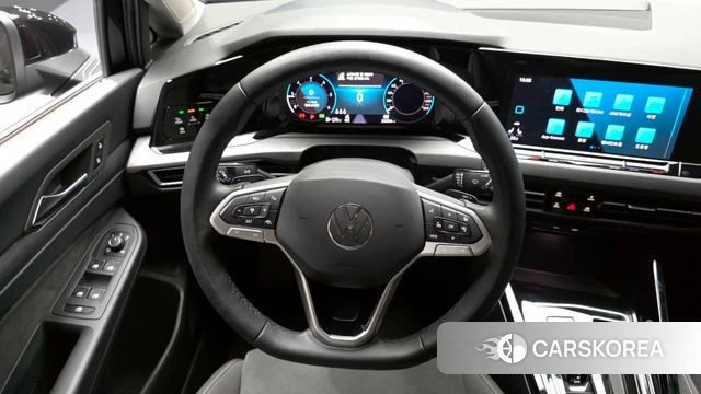 Volkswagen Golf 8th Generation 2024 Черный из Кореи, фото 4