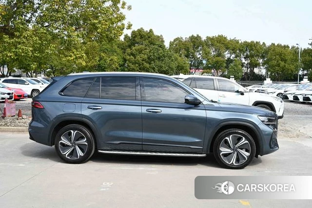 Geely Automobile Xingyue L 2022 Темно-серый из Китая, фото 4