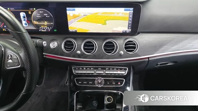 Mercedes-Benz E-Class W213 2018 Белый из Кореи, фото 4