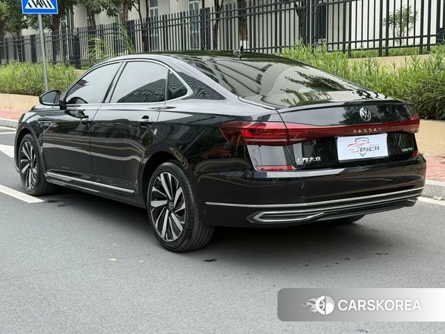 Volkswagen Passat 2022 Черный из Китая, фото 4