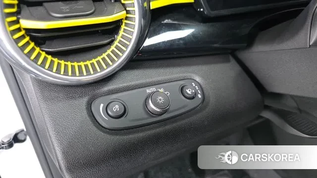 Chevrolet (GM Daewoo) Trax Crossover 2023 Белый из Кореи, фото 4