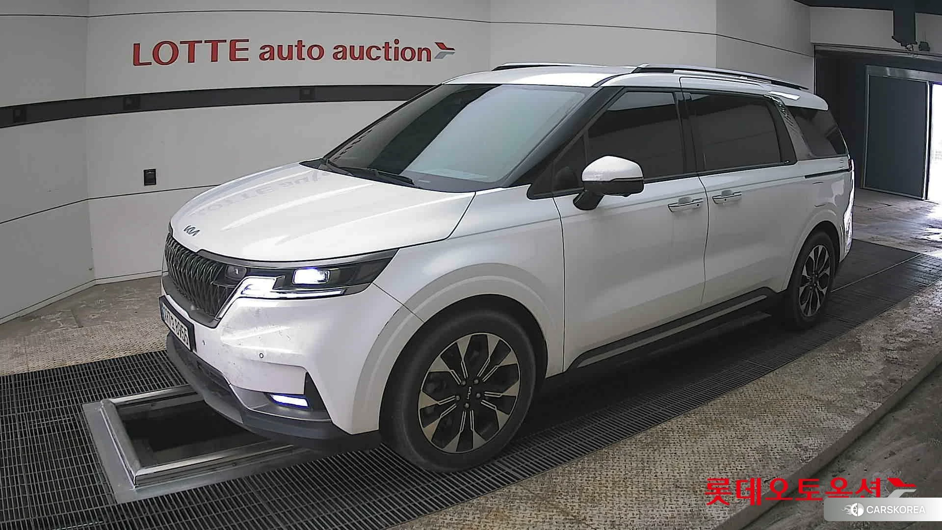 Kia Carnival 2023 Белый из Кореи, фото 4