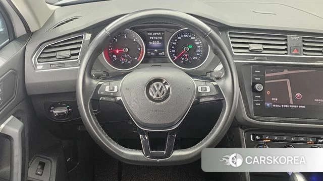 Volkswagen Tiguan second Generation 2020 Белый из Кореи, фото 4