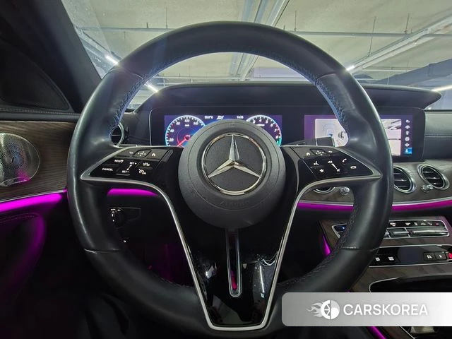 Mercedes-Benz E-Class W213 2023 Черный из Кореи, фото 4