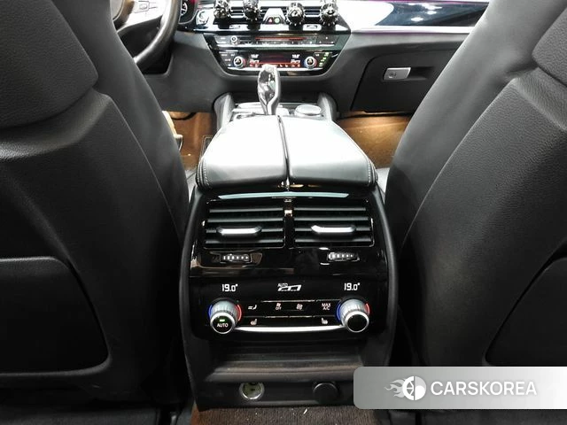 BMW 5 Series (G30) 2018 Синий из Кореи, фото 4