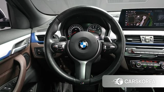 BMW X2 (F39) 2023 Светло-серебряный цвет из Кореи, фото 4