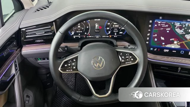 Volkswagen Touareg 3rd generation 2024 Черный из Кореи, фото 4