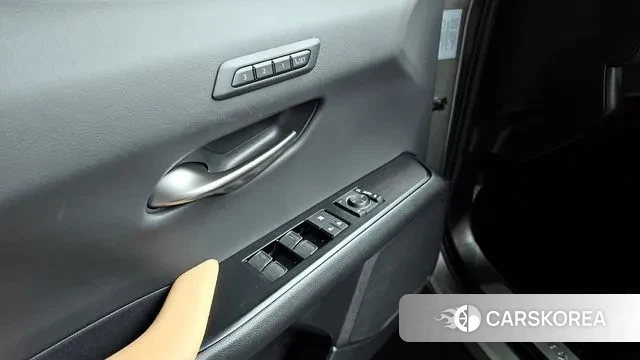 Lexus UX250h 2023 Серебряный из Кореи, фото 4