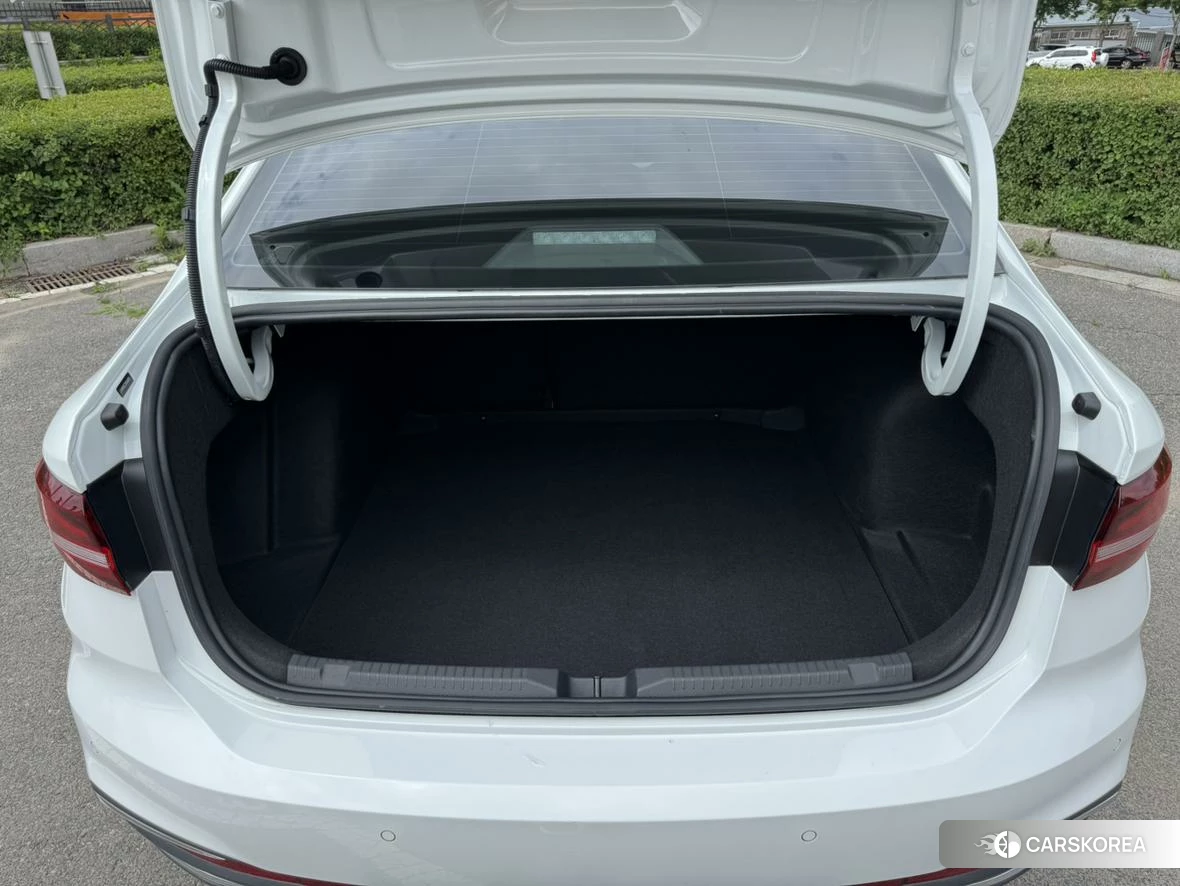 Volkswagen Lavida 2022 Белый из Китая, фото 4