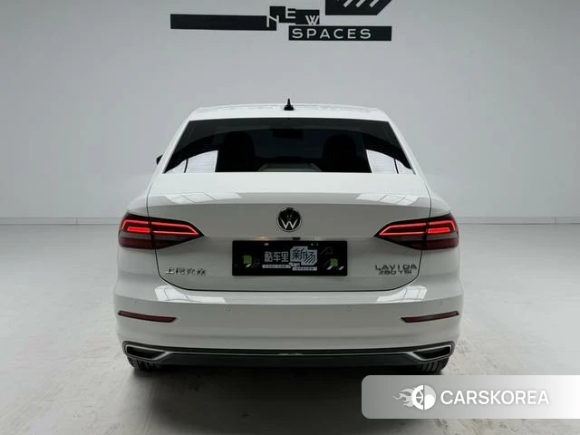 Volkswagen Lavida 2022 Белый из Китая, фото 4