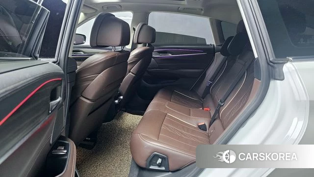 BMW 6 Series GT (G32) 2024 Белый из Кореи, фото 4