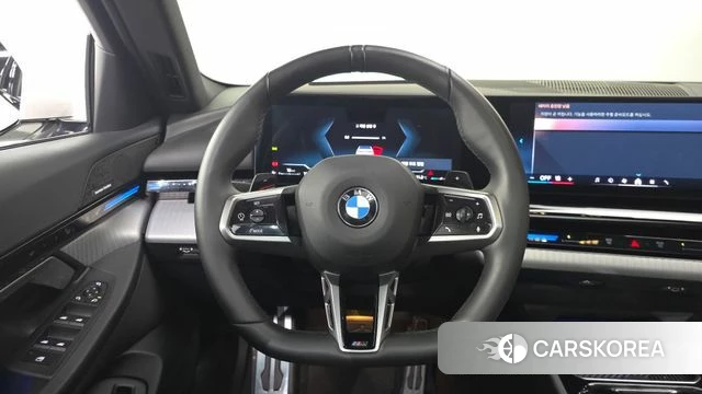BMW 5 Series (G60) 2024 Белый из Кореи, фото 4